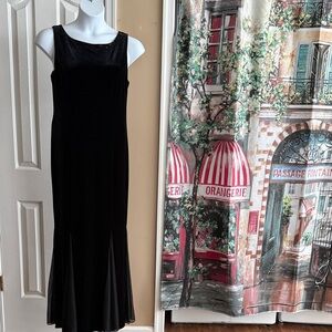 Jessica Howard Black Velvet look Evening Dress